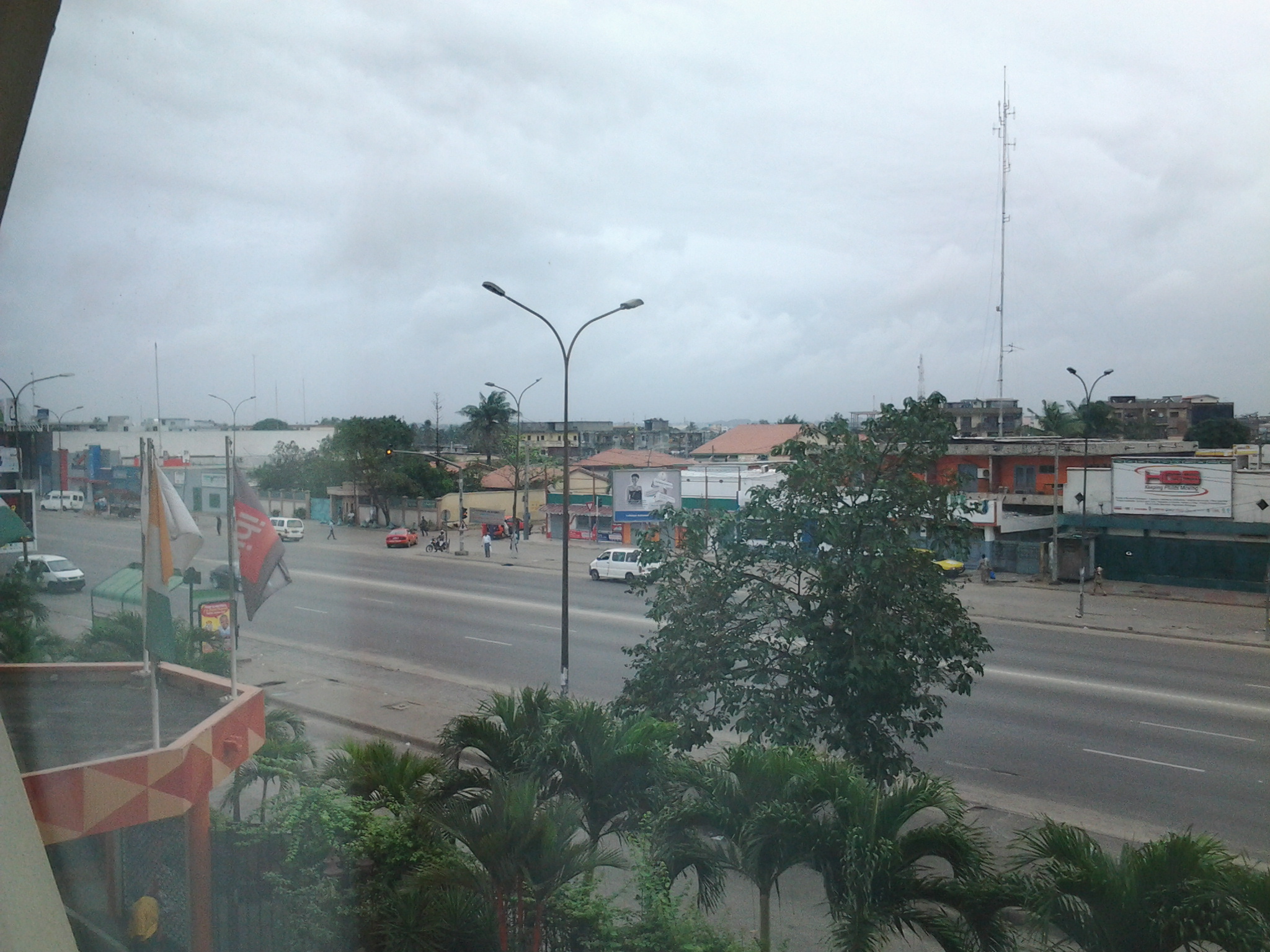 Hier noch ein Bild mit Blick auf Abidjan vom Hotel &quot;Ibis&quot; aus