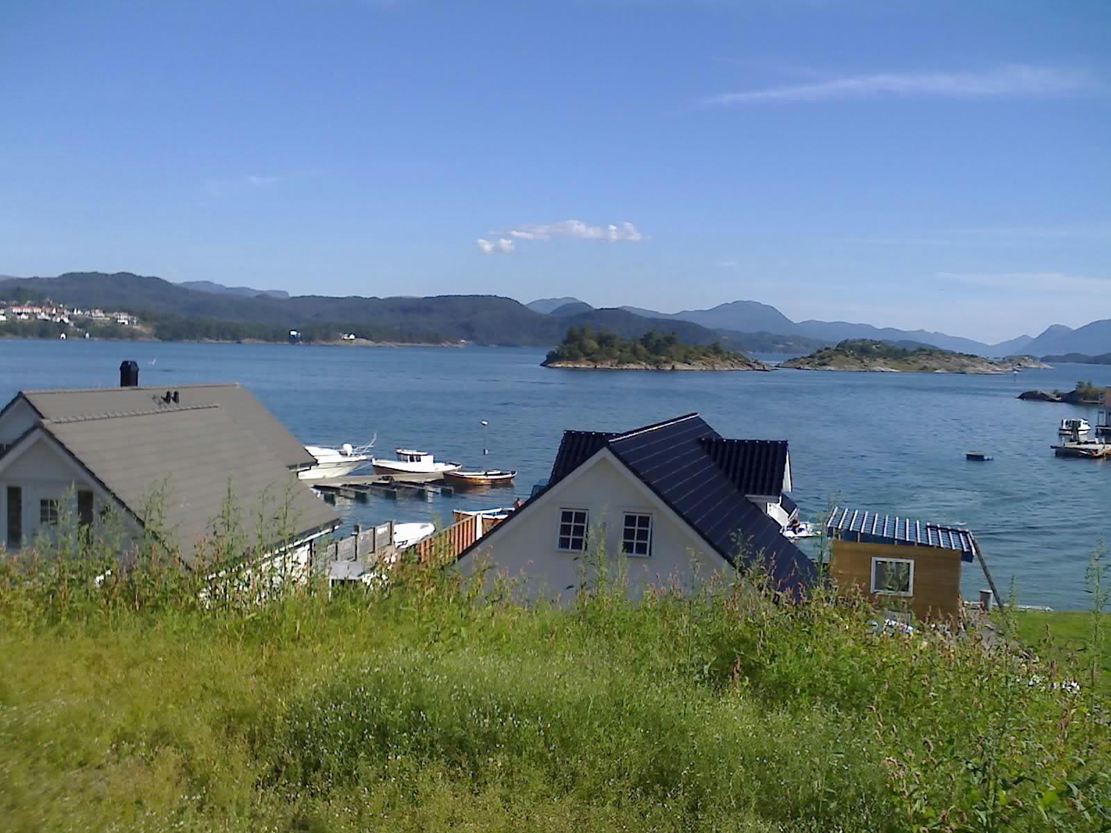 Bilck auf den Hafen von Sæbøvik<br /><br />Sæbøvik<br /><br />Sæbøvik<br /><br />Bilck auch den Hafen von Sæbøvik