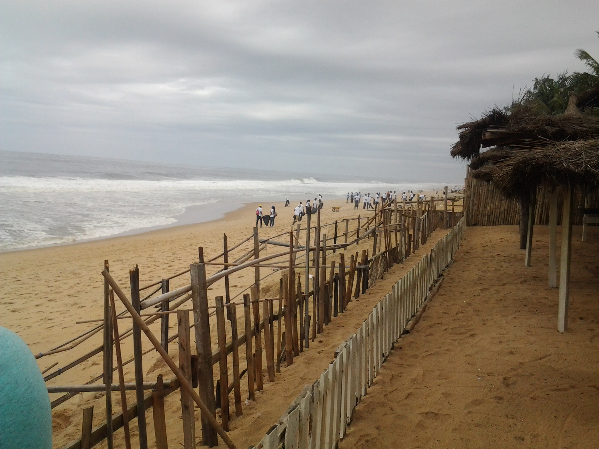 Der Strand wird gereinigt