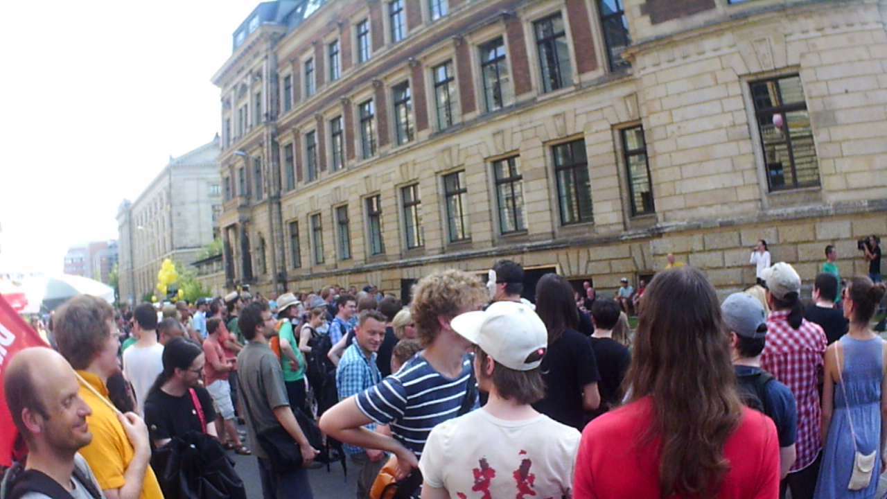 vlcsnap-2013-07-29-22h17m41s195.jpg