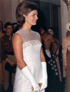 Jacqueline_Kennedy_after_State_Dinner,_22_May_1962