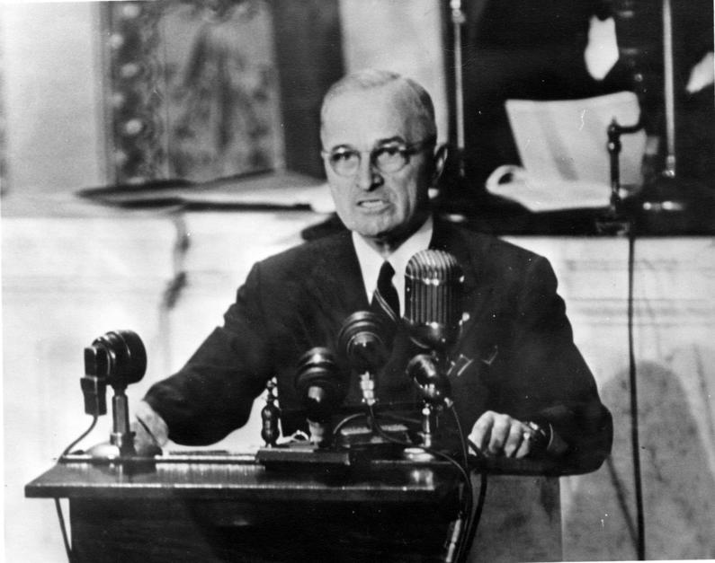 Das Bild zeigt den US-Präsidenten Harry S. Truman